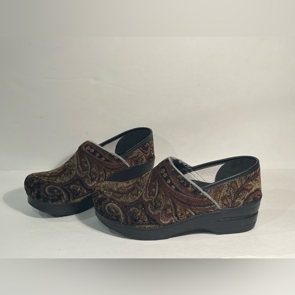 Dansko Shoes - Dansko Clogs SIZE EU 37 US 6.5 - 7 Shoes Professional Vegan Tapestry Paisley